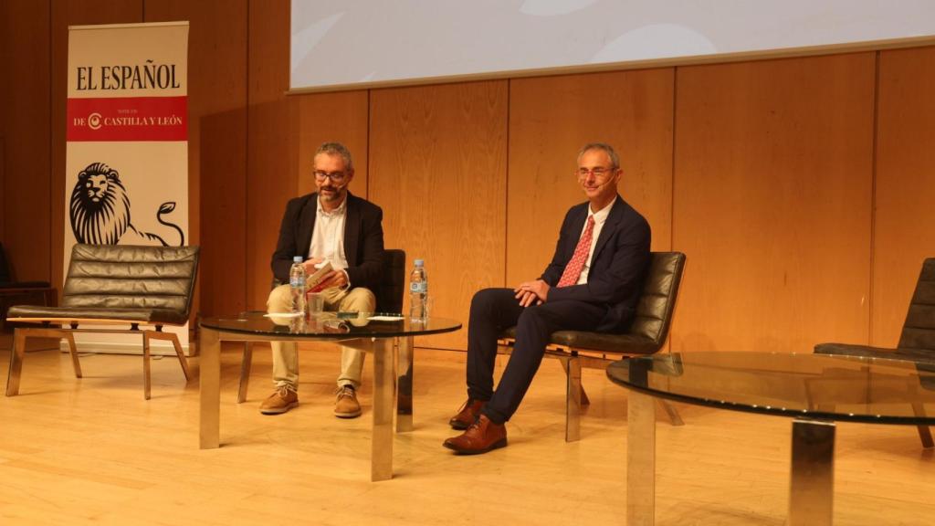El rector de la Universidad de Salamanca durante su intervención en el I Foro Salamanca Impulsa