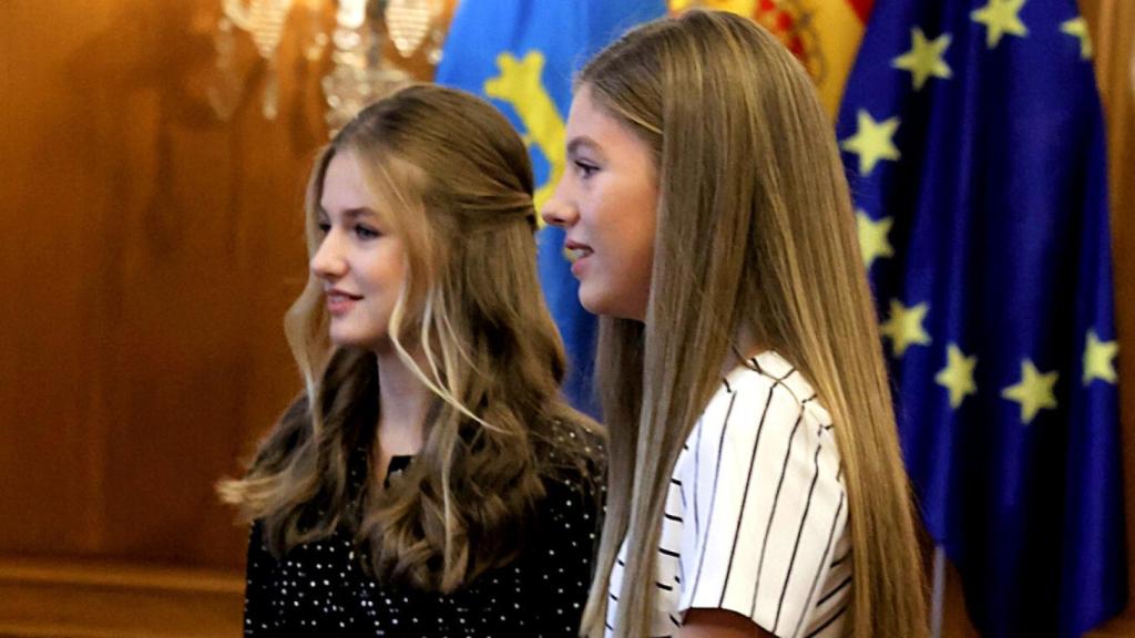 Leonor y Sofía, durante la audiencia.