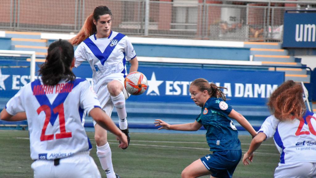 Valentina durante un CE Europa — Espanyol B.