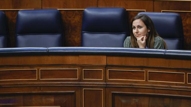 La ministra de Derechos Sociales y Agenda 2030, Ione Belarra, durante un pleno del Congreso de los Diputados.