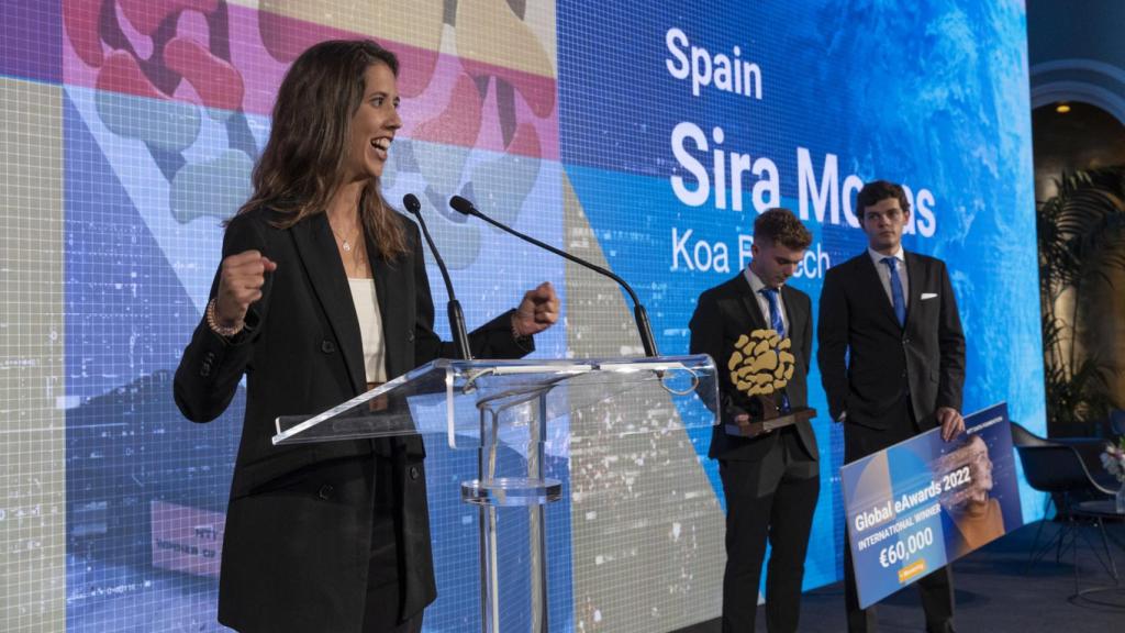 Sira Mogas, fundadora y CEO de KOA Biotech, durante su intervención en la gala de entrega de la XXI edición de los Global eAwards organizados por la Fundación NTT DATA.