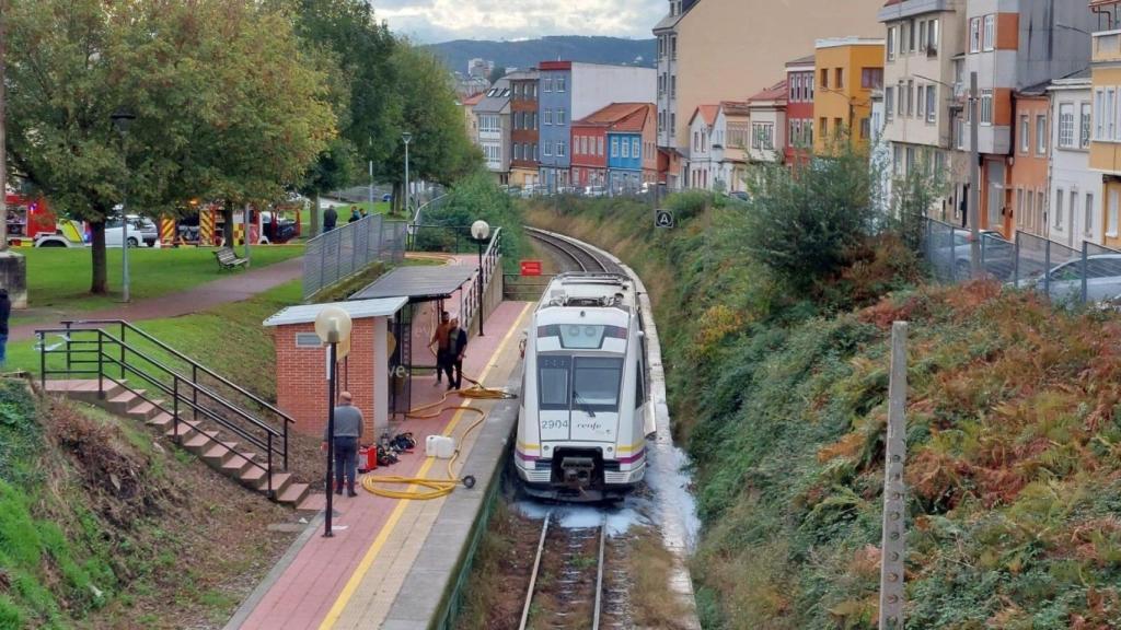 El apeadero de Santa Icía de la línea de Feve, en Narón.