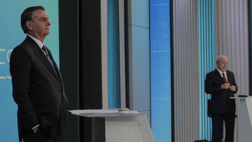 Bolsonaro y Lula en su último debate este viernes antes de las elecciones de Brasil.