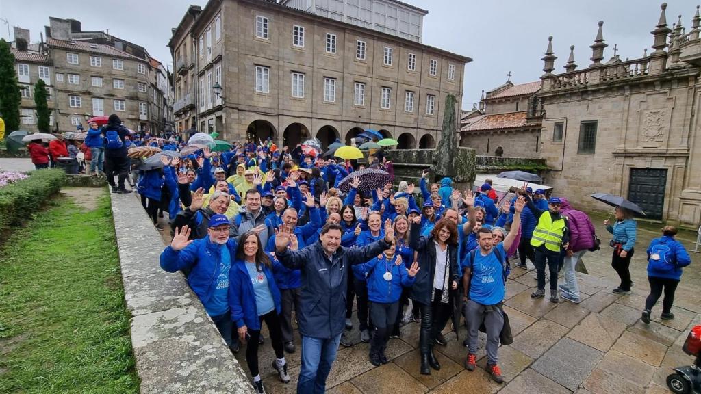 Casi 200 gallegos ‘del exterior’ llegan a Santiago tras hacer el Camino Portugués y la Vía da Prata