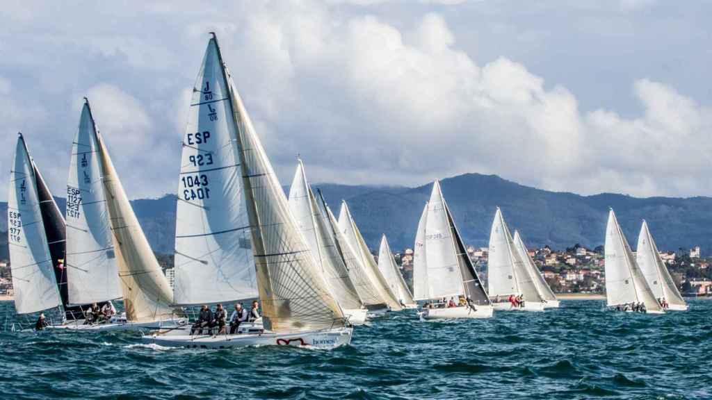 Actuación estelar en Baiona (Pontevedra) del Alboroto en la Liga de Otoño Gestilar J80