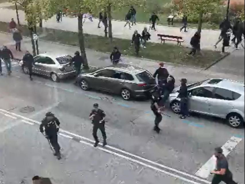 Captura de la pelea entre ultras del Osasuna y Real Valladolid.