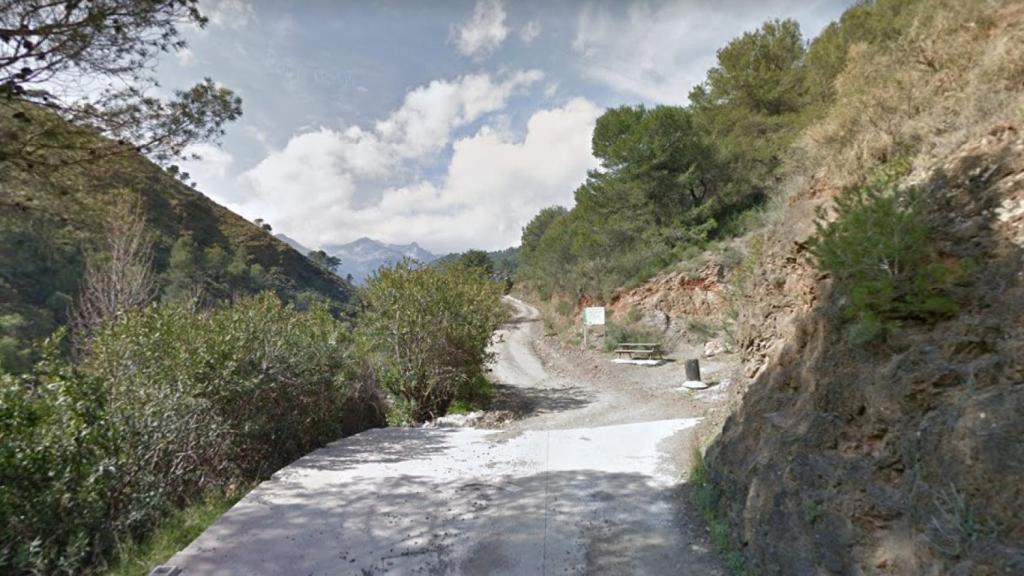 Camino entre Tolox y Yunquera.