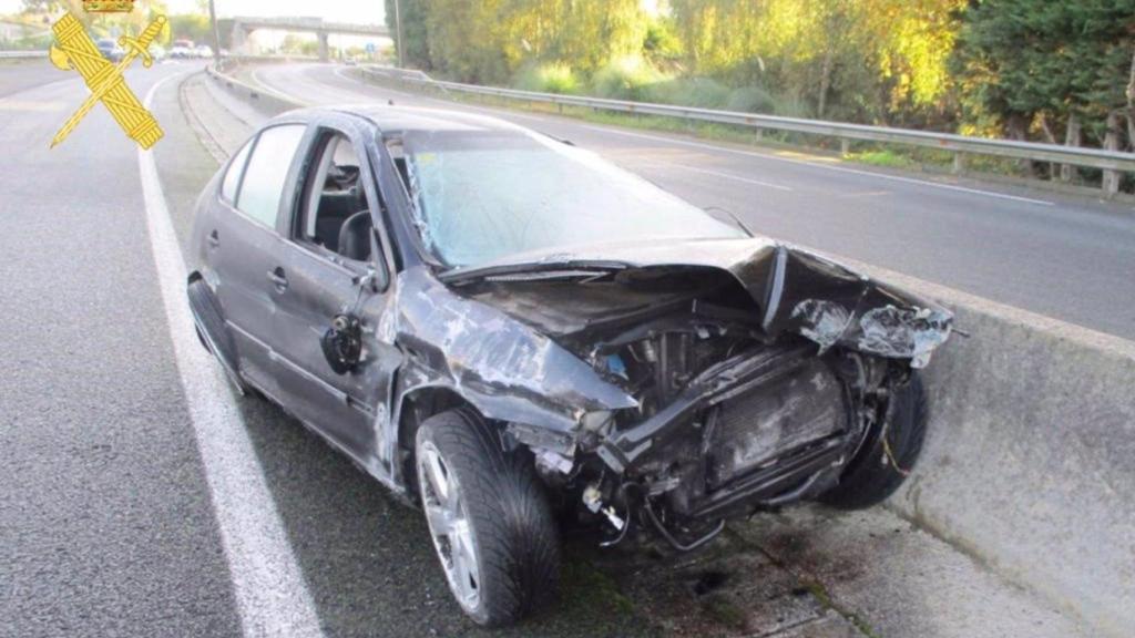 Coche siniestrado en Ferrol.