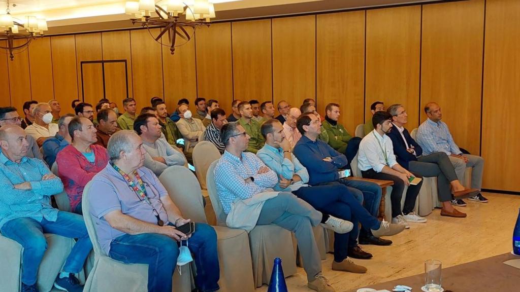 Villanueva en uno de los encuentros i-DE