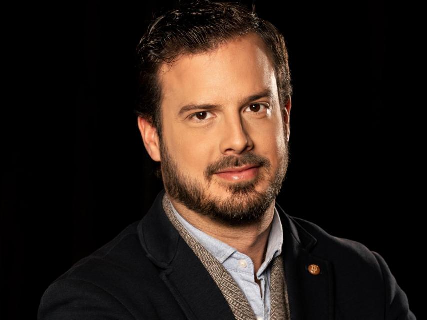 Javier Villamor en la presentación de 7NN