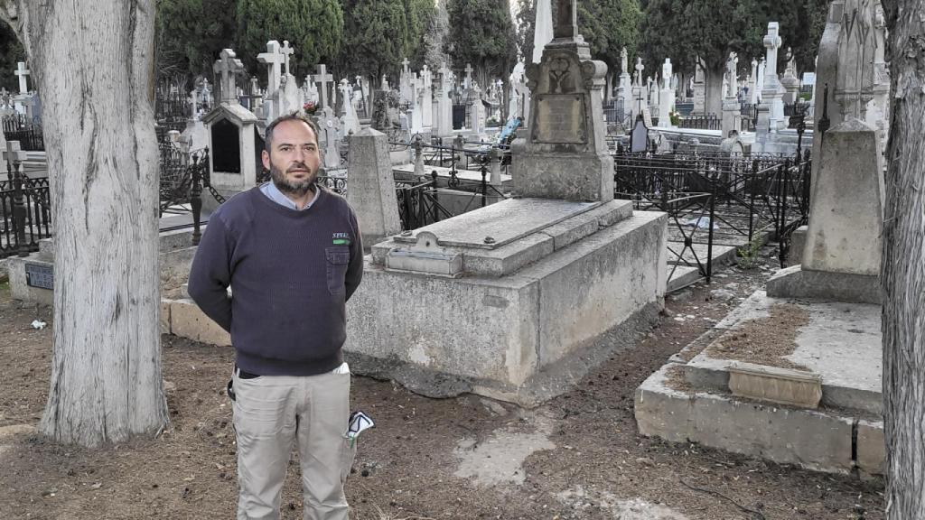 Jesús Ángel de la Fuente Rico en el cementerio de El Carmen de Valladolid