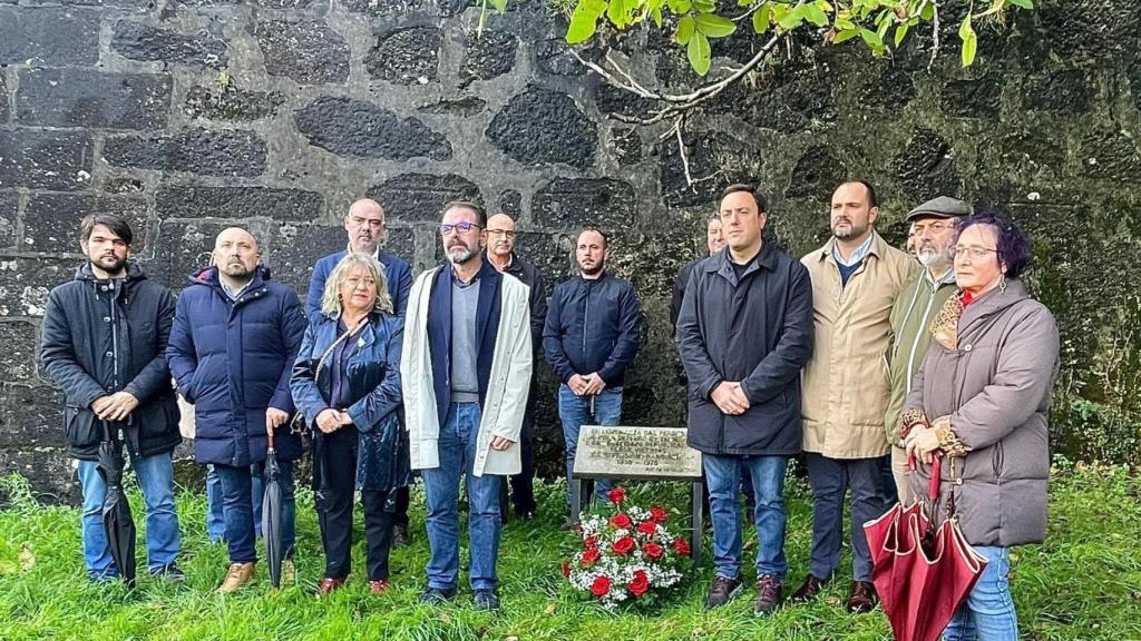 González Formoso junto a representantes políticos socialistas de Ferrolterra