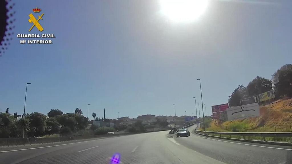 Imagen de archivo de un vehículo que entra a una autopista en sentido contrario.