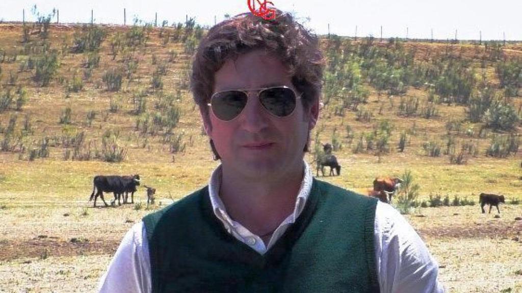 Raúl Nieto, el joven ganadero de Alaejos en su finca Equinotauro