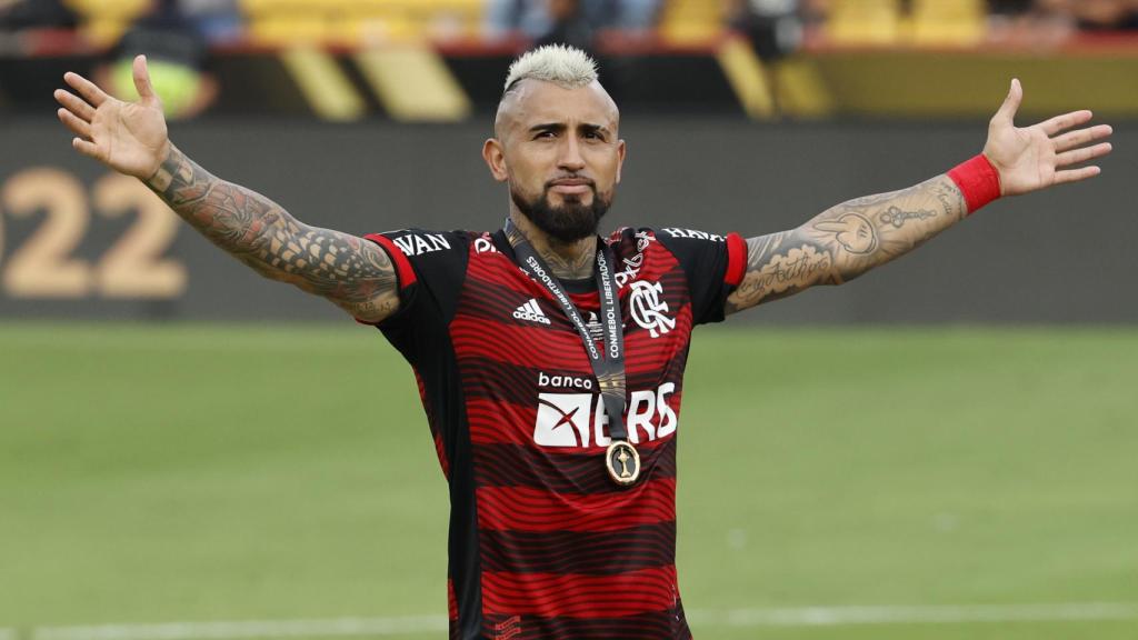 Arturo Vidal celebra la victoria en la Copa Libertadores con el Flamengo