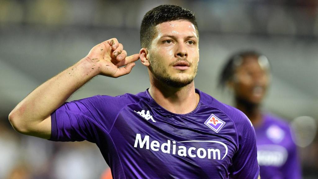 Luka Jovic celebra un gol con la Fiorentina