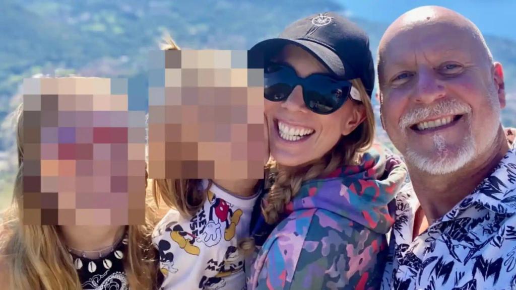 El empresario Rainer Schaller, junto a su novia, Christiane Schikorsky, y sus dos hijos.