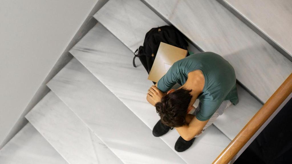 Joven que sufre ciberacoso.