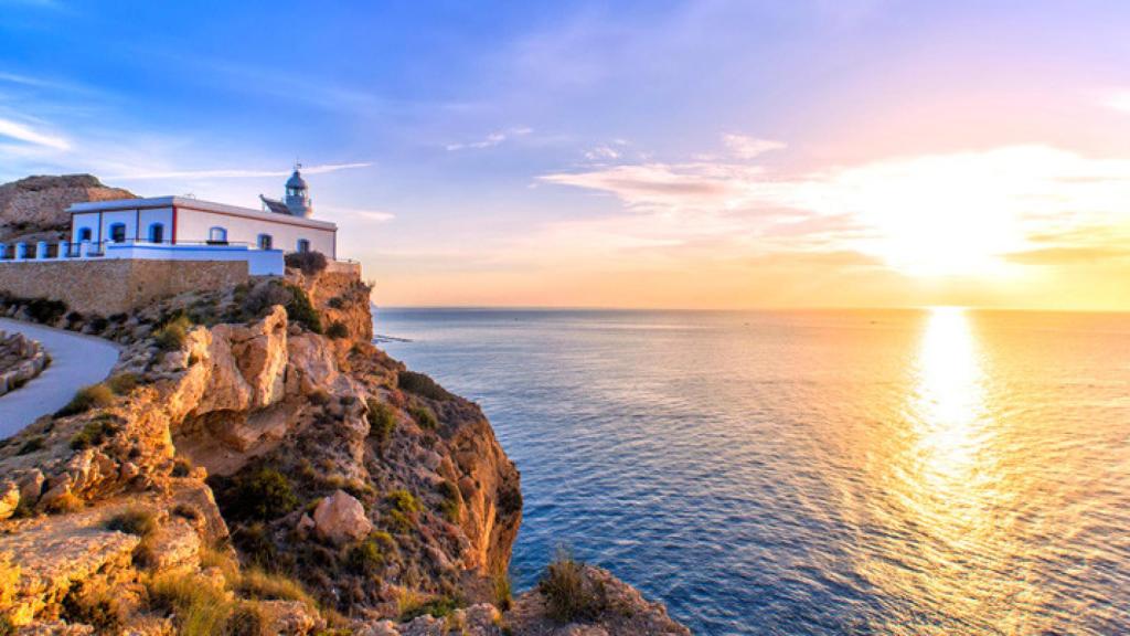 Un amanecer en el Faro del Albir.