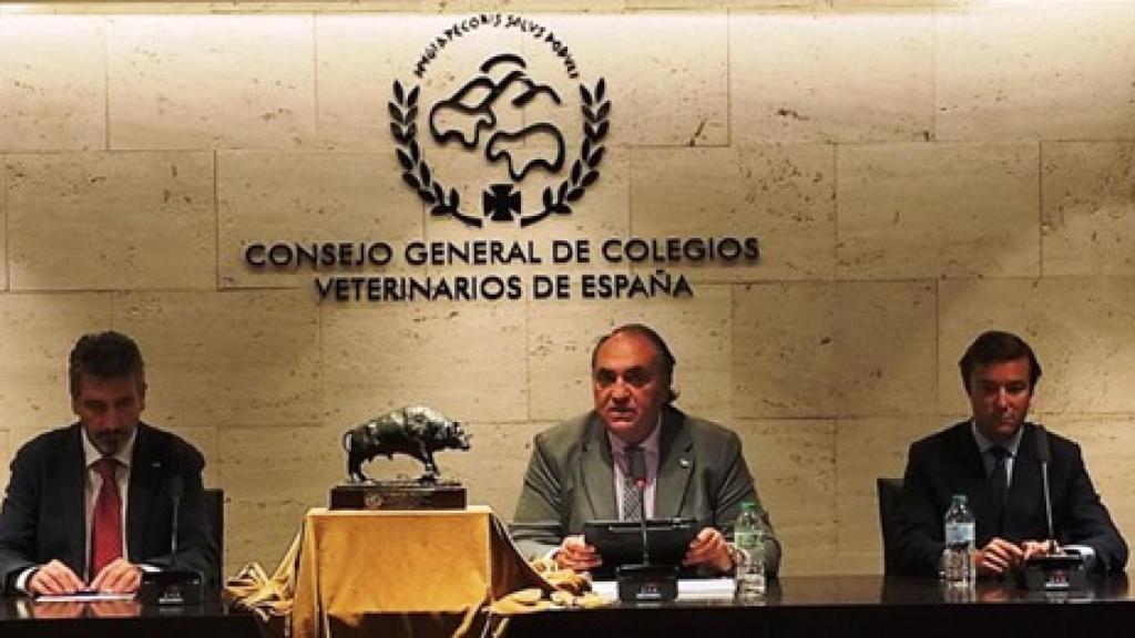 Momento del acto de entrega del XXXIV Trofeo Taurino al ganadero de La Quinta (cedida)