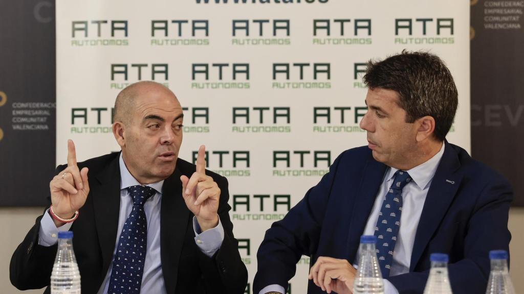 El presidente de la Federación Nacional de Asociaciones de Trabajadores Autónomos, Lorenzo Amor, y Carlos Mazón, este jueves.
