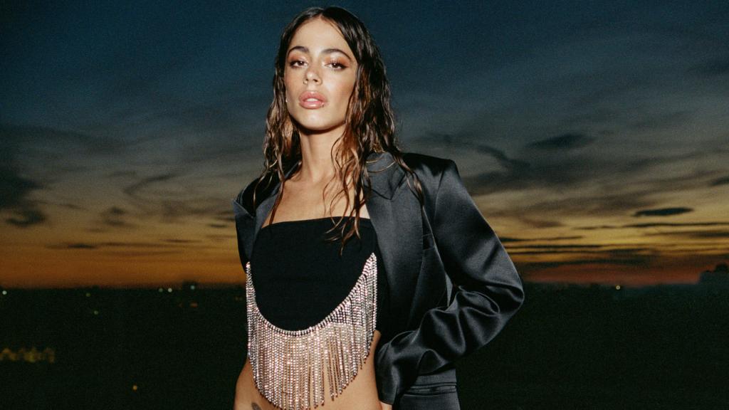 Tini Stoessel con uno de los 'looks' creados para Pull&Bear