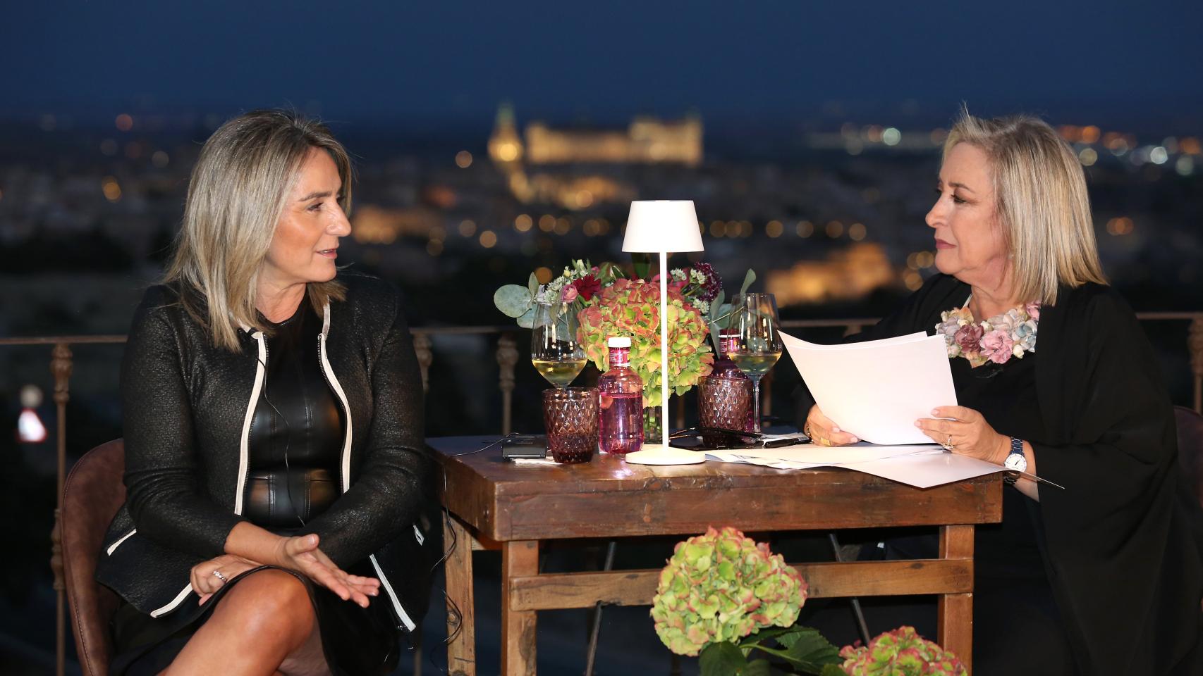 Más de 200 toledanos disfrutan del atardecer junto a Milagros Tolón en el Cigarral de las Mercedes