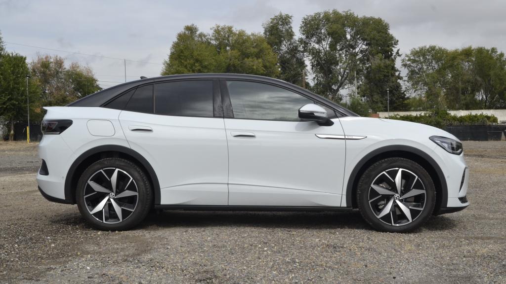 El Volkswagen ID.5 GTX mide 4,60 metros de largo.