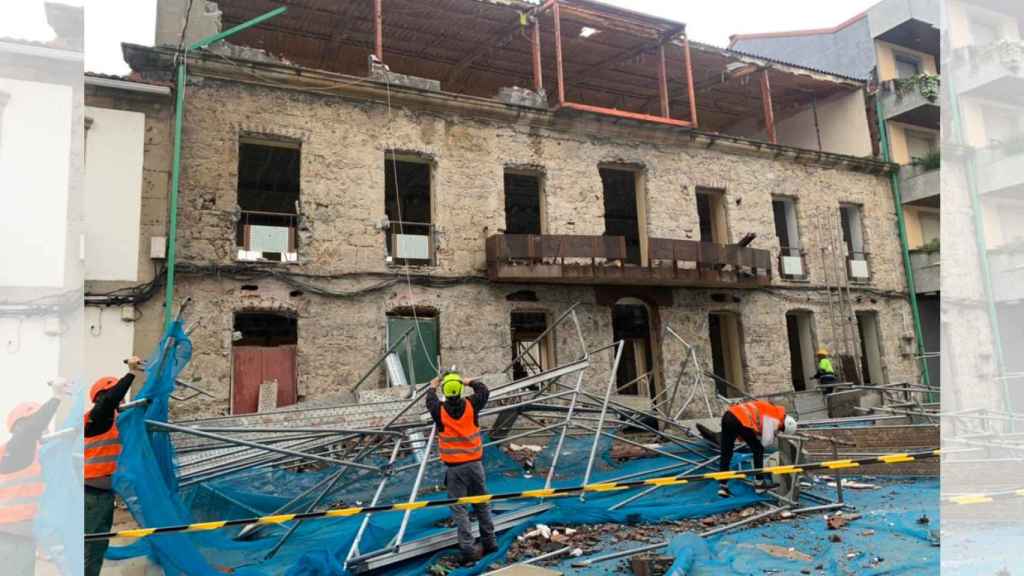 Andamiaje de la obra de la futura casa consistorial de Silleda (Pontevedra).