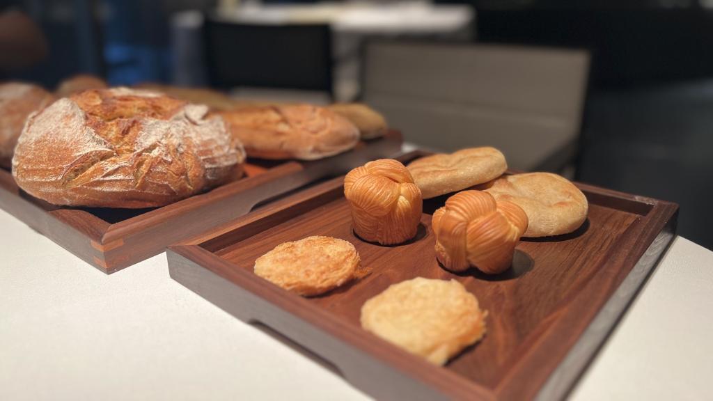 Hasta el pan está extremadamente cuidado en CEBO