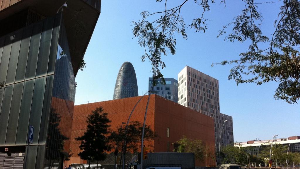 22@ en Barcelona con la Torre Agbar al fondo.