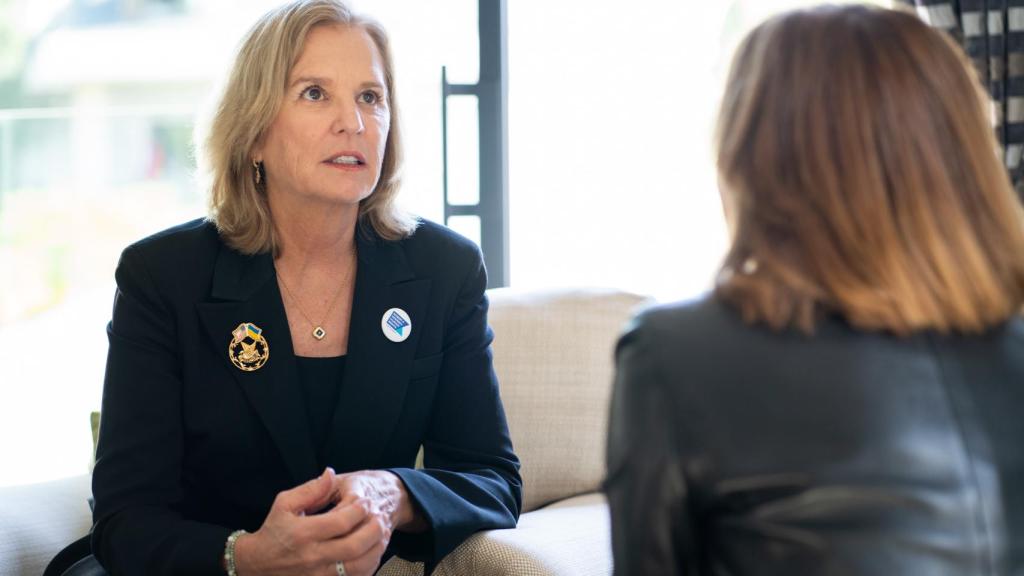 Kerry Kennedy y la periodista Charo Izquierdo en la entrevista.