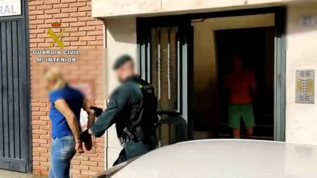 Imagen de la detención de los presuntos autores del delito de odio.