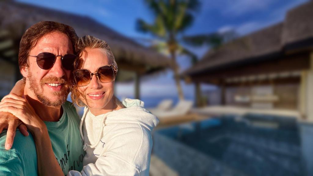 Carles Puyol y Vanesa Lorenzo en un fotomontaje de EL ESPAÑOL.