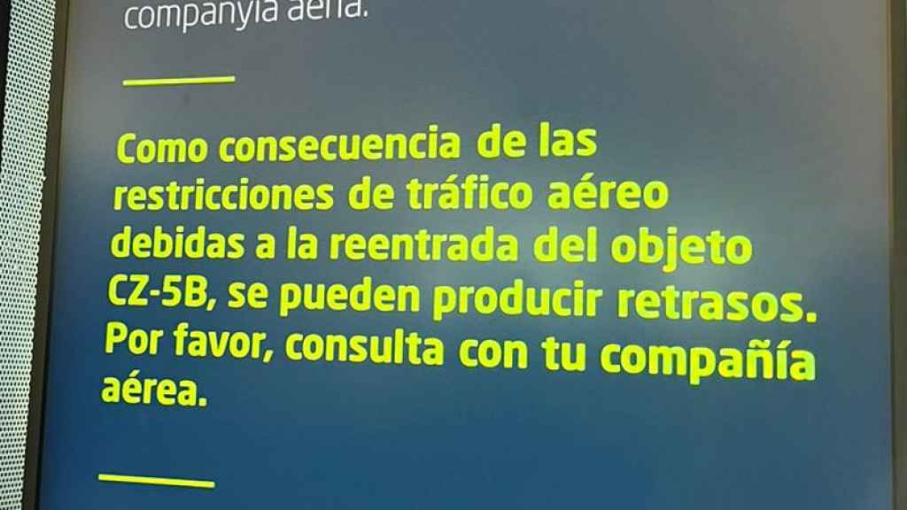 Un panel del aeropuerto de El Prat.