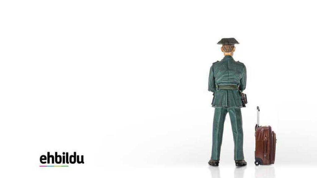 Cartel de EH Bildu para pedir que la Guardia Civil abandone el País Vasco.