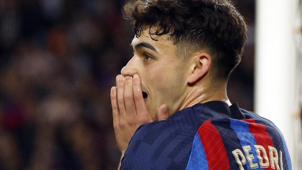 Pedri se lamenta de una ocasión fallada