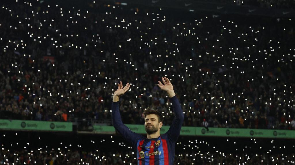 Gerard Piqué se despide de la afición.