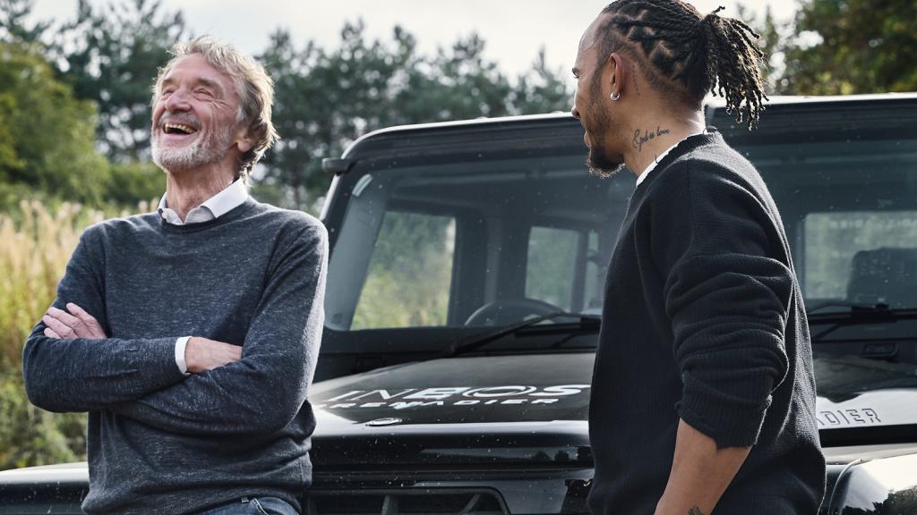 Lewis Hamilton junto con el presidente de Ineos, Jim Ratcliffe.