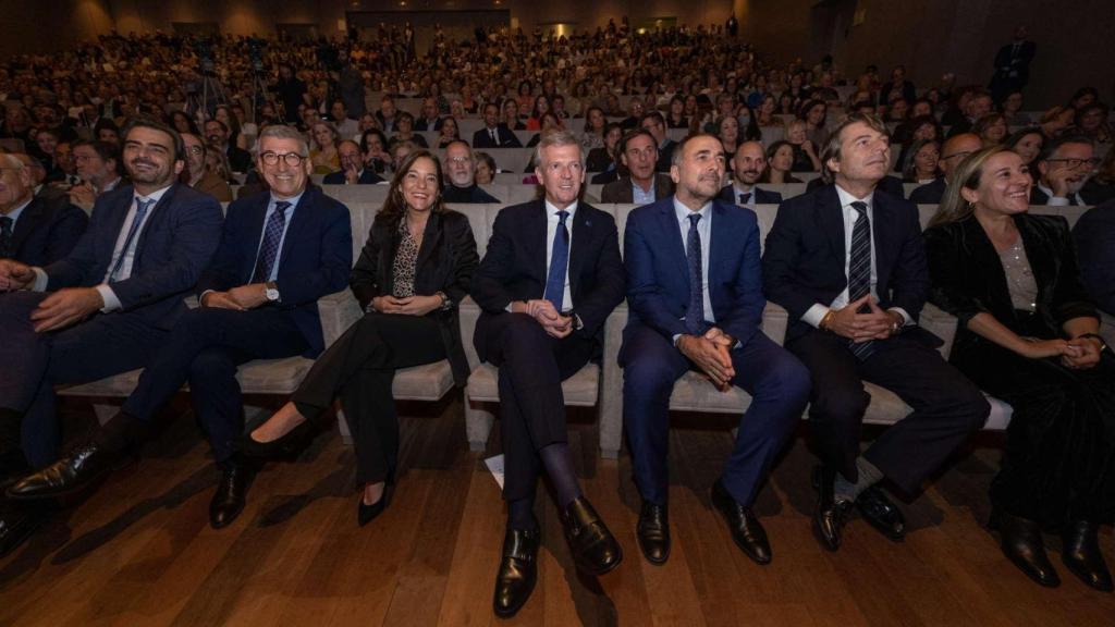 Autoridades en la celebración de los 50 años del Chuac