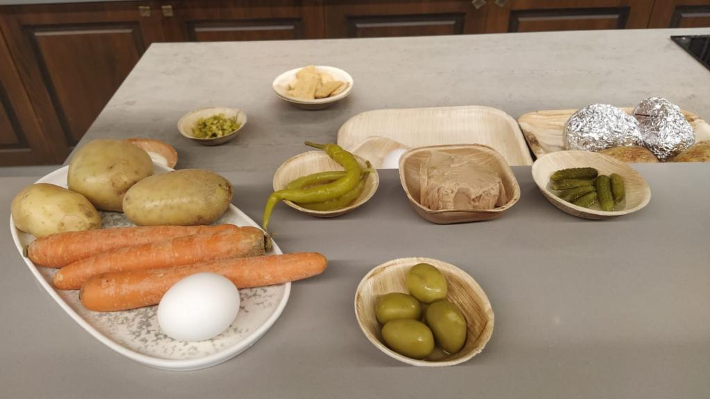 Los ingredientes necesarios para hacer la mejor ensaladilla de la Comunidad de Madrid.