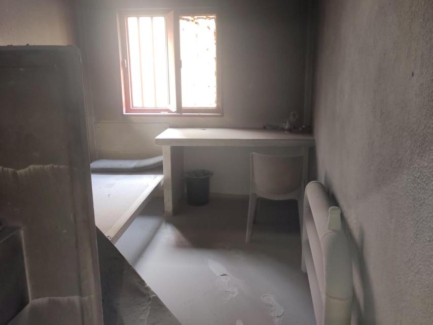 Imagen del estado en el que quedó la celda de la cárcel de Dueñas.