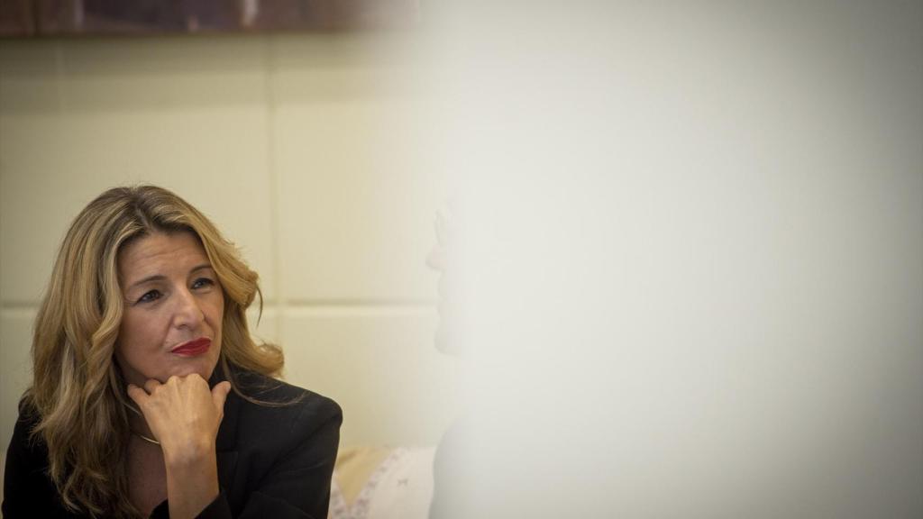 La vicepresidenta segunda del Gobierno, Yolanda Díaz, este lunes en la sede del Ministerio de Trabajo.