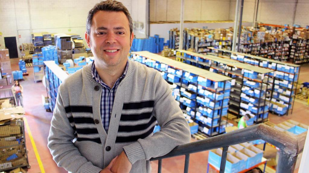 Alvaro de la Maza en su empresa.