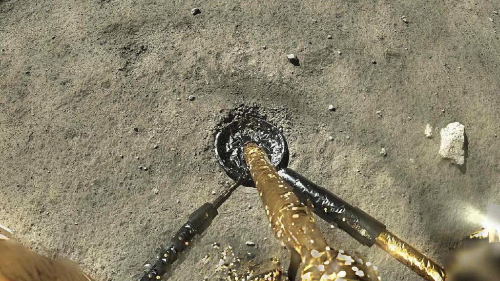 La extracción de suelo lunar durante la misión Chang'e-5