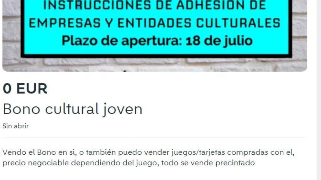 Un joven vende su bono cultural, o la posibilidad de comprar productos con el mismo.