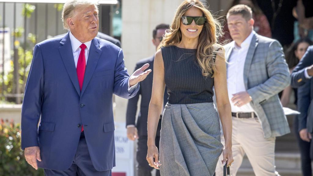 El expresidente Donald Trump y su mujer Melania antes de votar este martes.