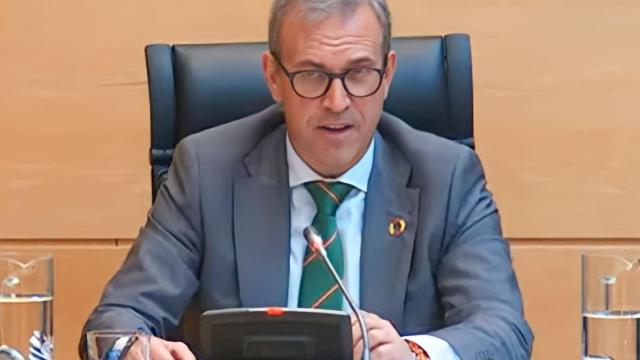 El consejero de Industria y Empleo, Mariano Veganzones, durante una comparecencia