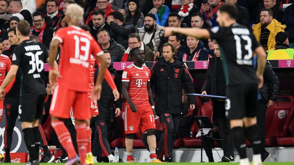 Sadio Mané, sustituido tras lesionarse