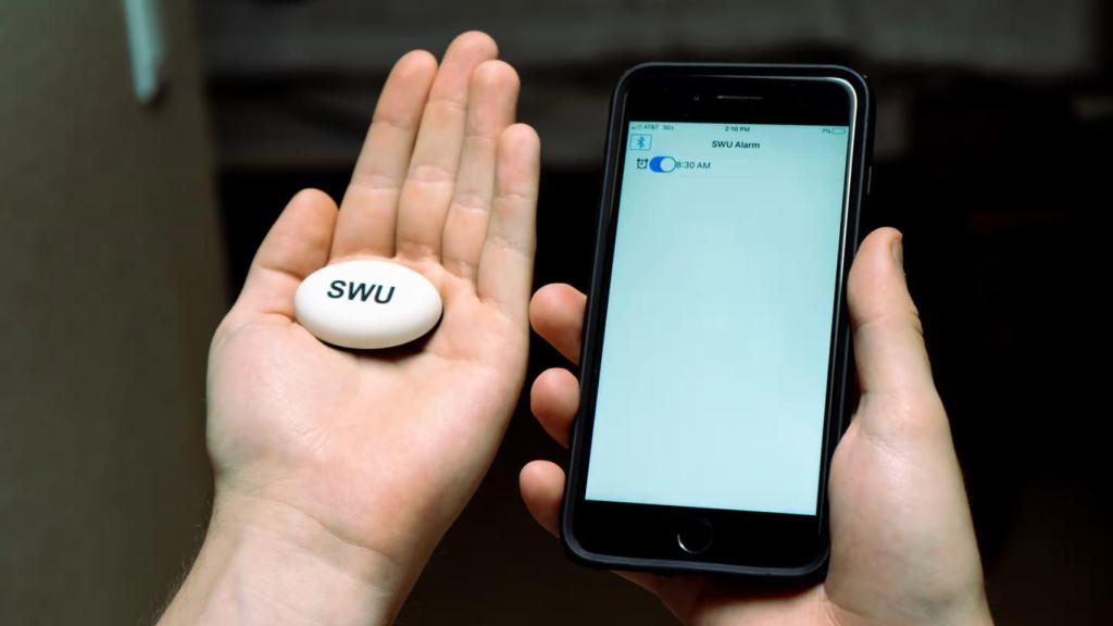 La alarma configurada en el móvil y el dispositivo.